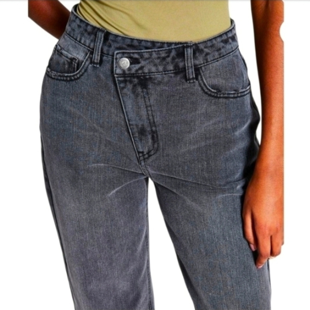 AND NOW THIS THE CRISS CROSS JEANS IN DUMONT WOMEN'S SIZE 27